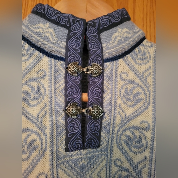 Dale Of Norway Sweater - Picture 2 of 12